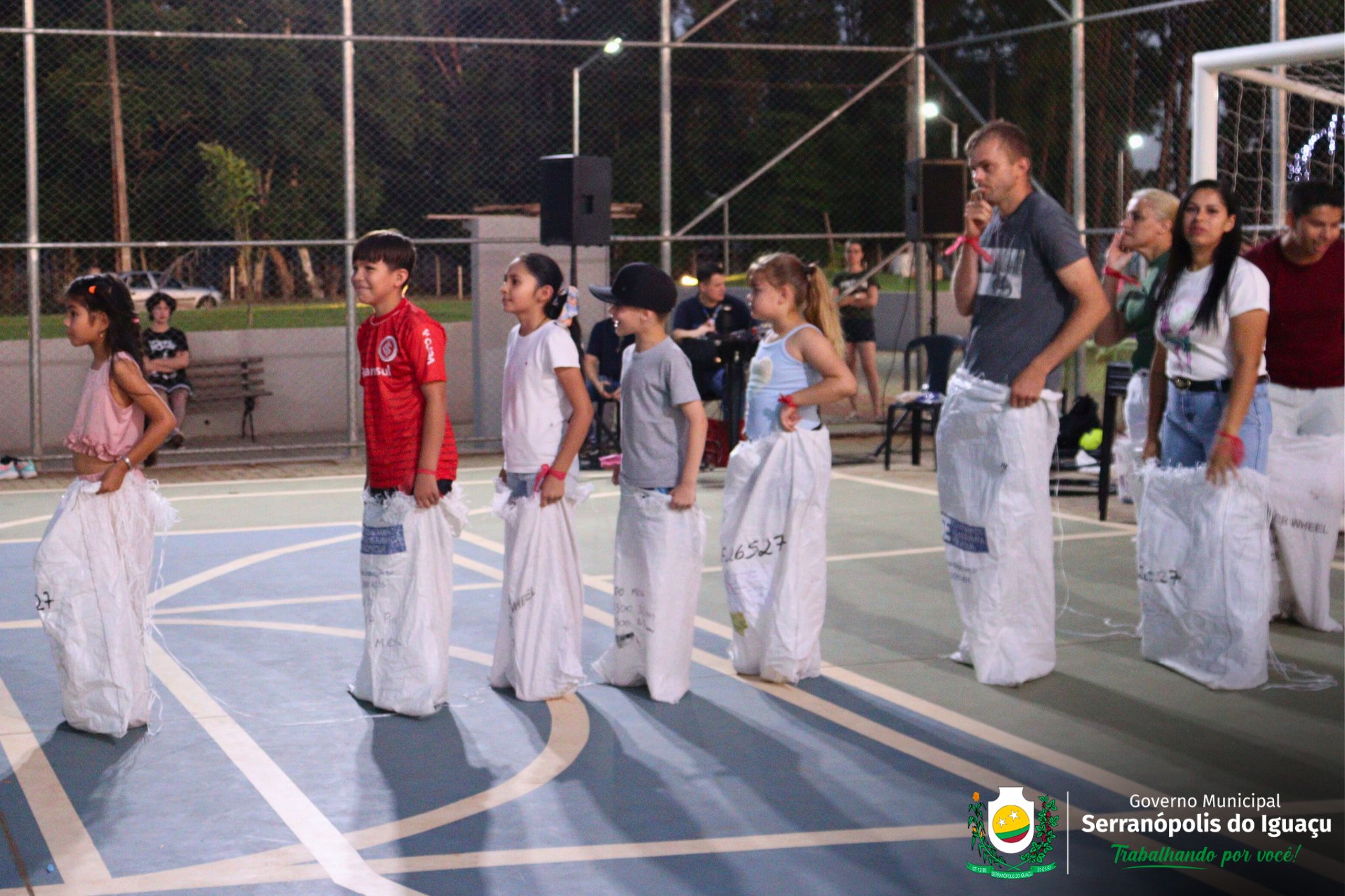 Governo Municipal realiza confraternização dos grupos atendidos pelo CRAS Governo Municipal realiza confraternização dos grupos atendidos pelo CRAS