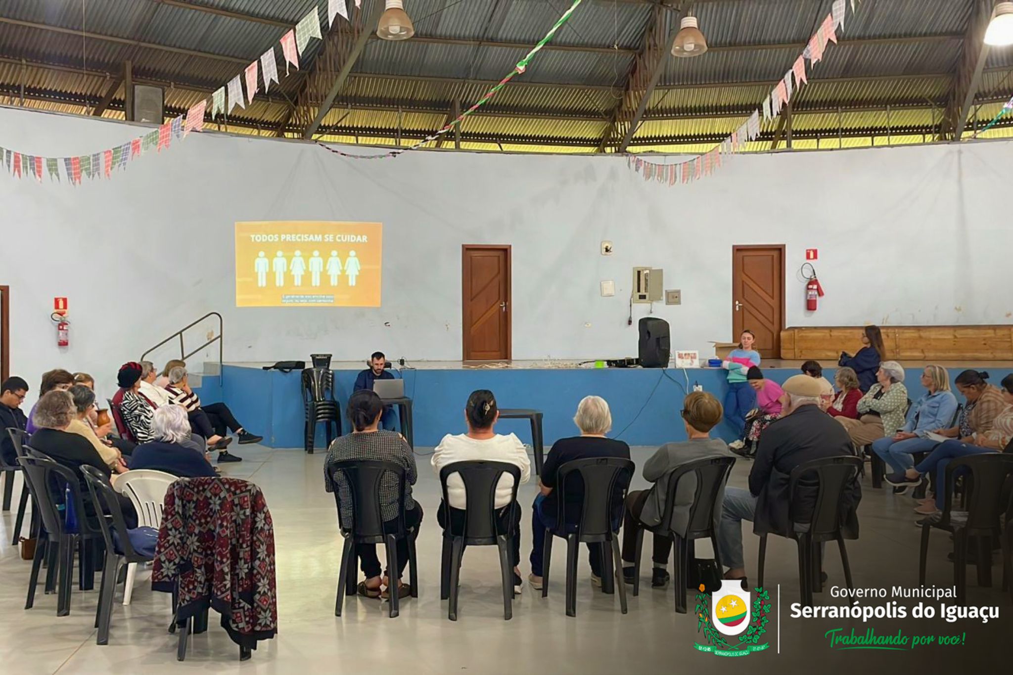 Programa Primavera da Vida recebe palestra sobre ISTs e cuidados com a saúde na terceira idade