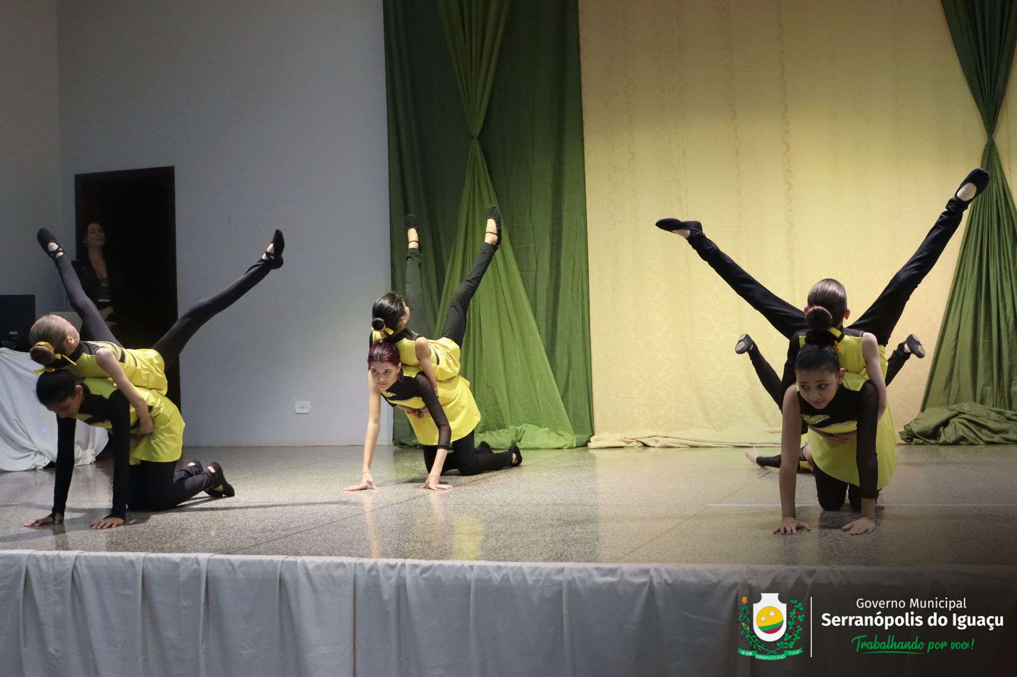 5ª Mostra Regional de Dança reúne seis municípios durante a Semana Cultural de Serranópolis do Iguaçu 5ª Mostra Regional de Dança reúne seis municípios durante a Semana Cultural de Serranópolis do Iguaçu