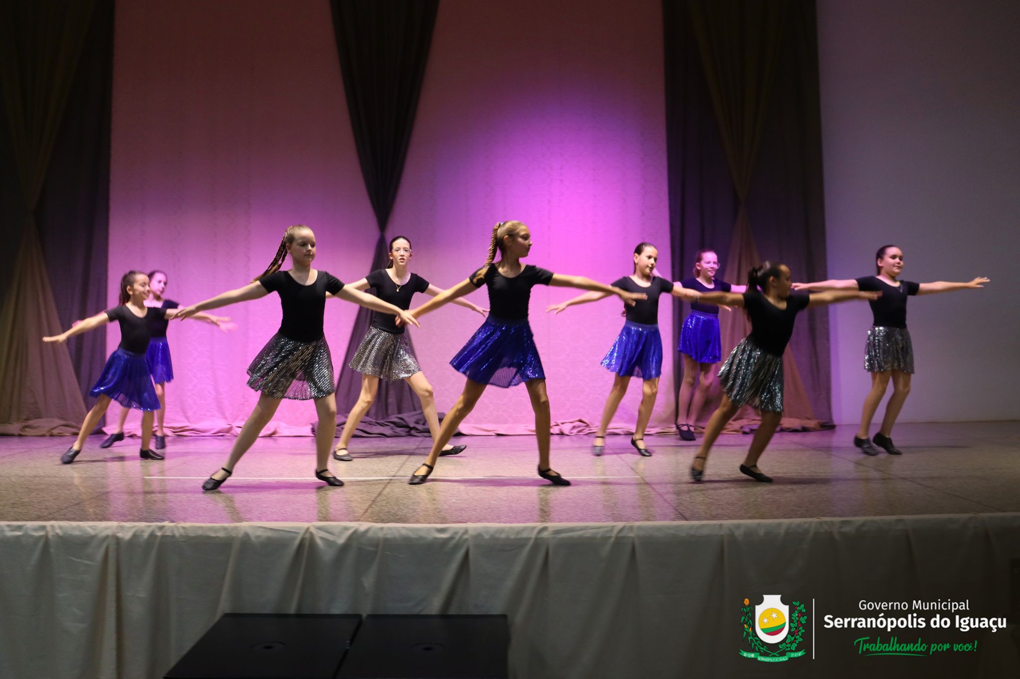 5ª Mostra Regional de Dança reúne seis municípios durante a Semana Cultural de Serranópolis do Iguaçu 5ª Mostra Regional de Dança reúne seis municípios durante a Semana Cultural de Serranópolis do Iguaçu