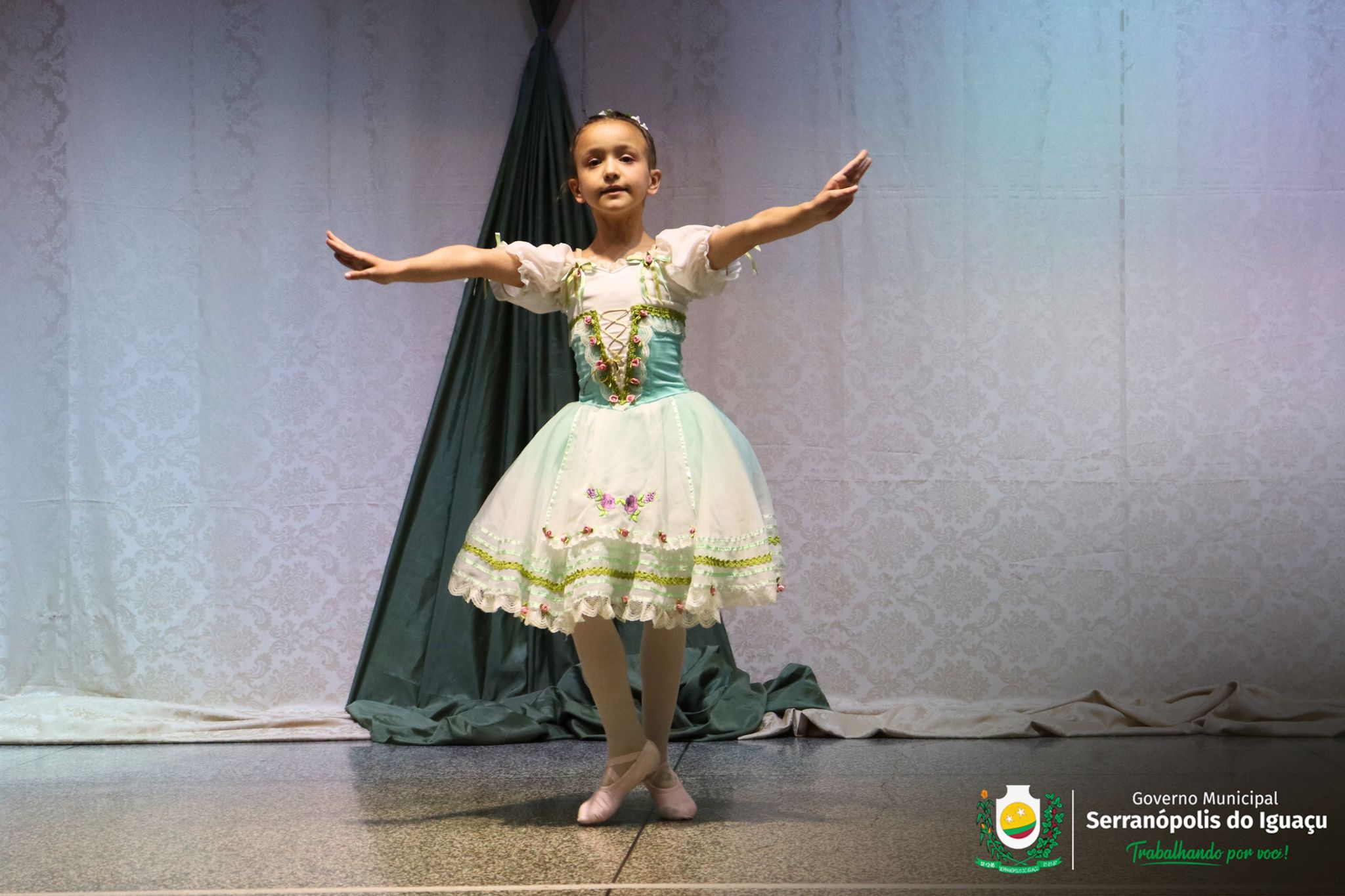 5ª Mostra Regional de Dança reúne seis municípios durante a Semana Cultural de Serranópolis do Iguaçu 5ª Mostra Regional de Dança reúne seis municípios durante a Semana Cultural de Serranópolis do Iguaçu