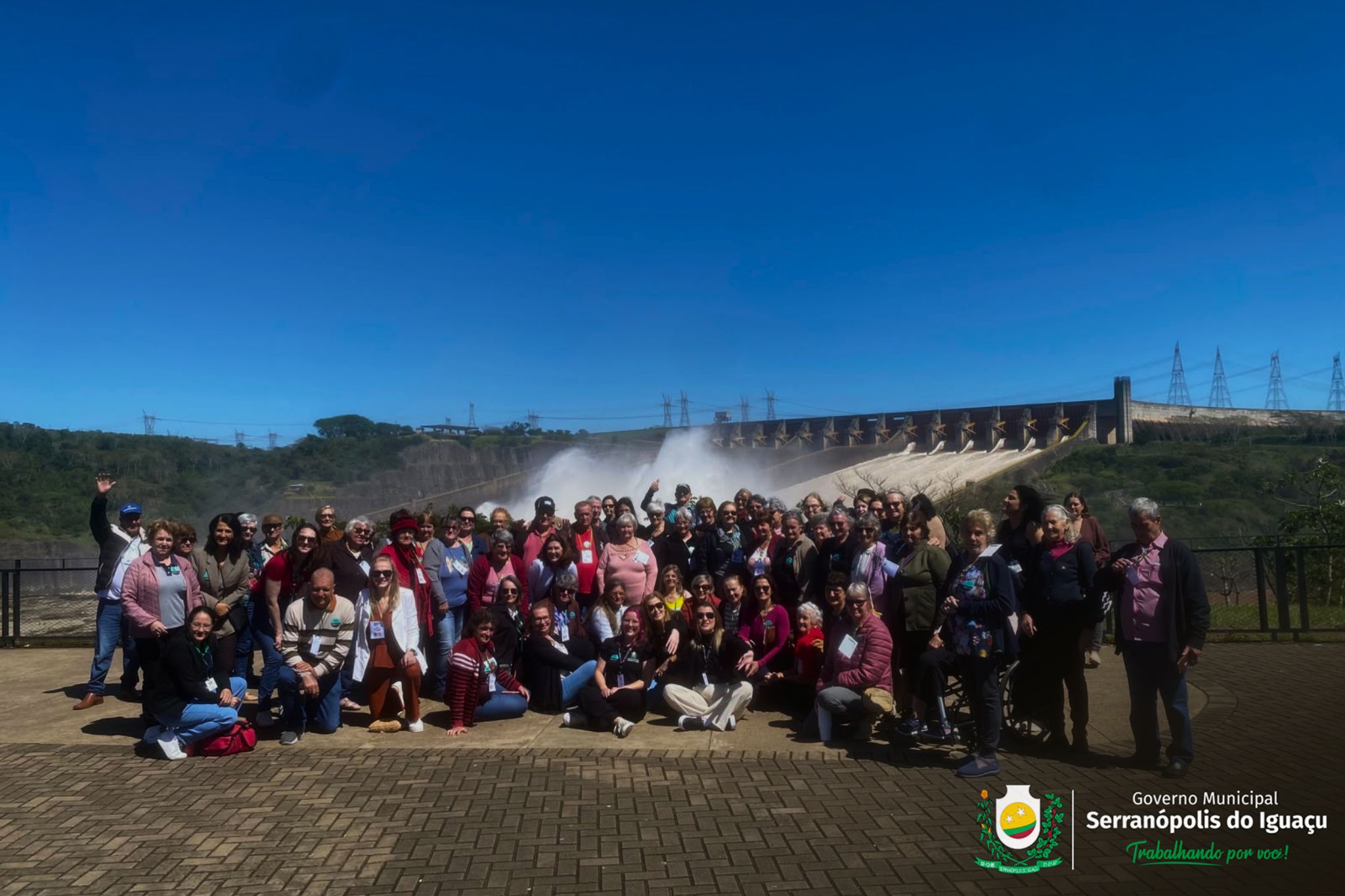 Governo Municipal promove passeio turístico para idosos a Foz do Iguaçu