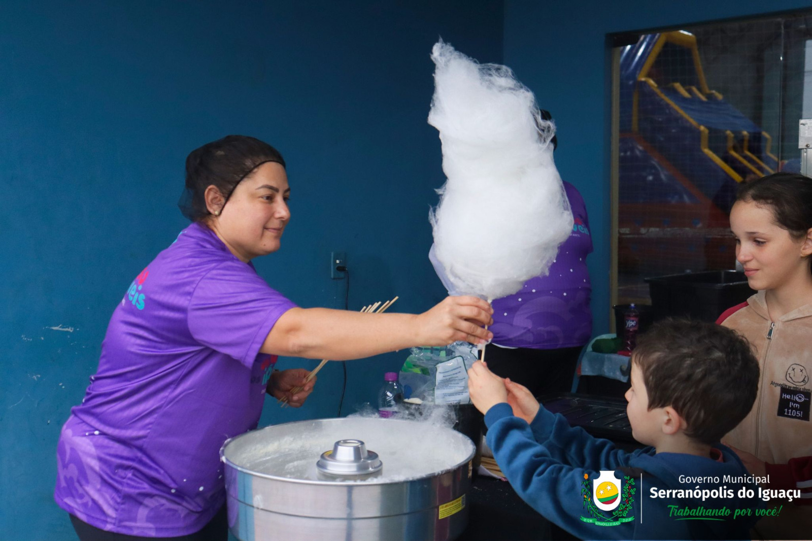 Brincando na Praça Brincando na Praça