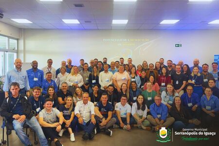 Serranópolis do Iguaçu participa de Encontro Regional de Agentes de Crédito em Cascavel