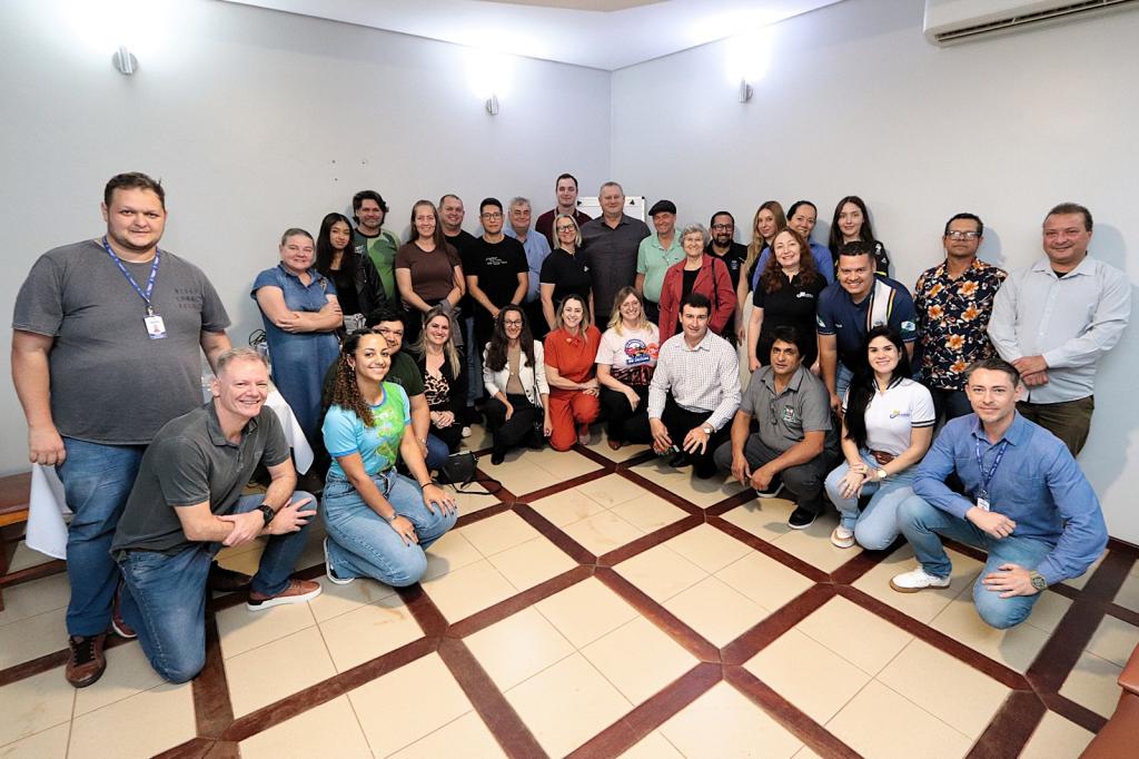 Serranópolis do Iguaçu participa de Assembleia Geral da Adetur