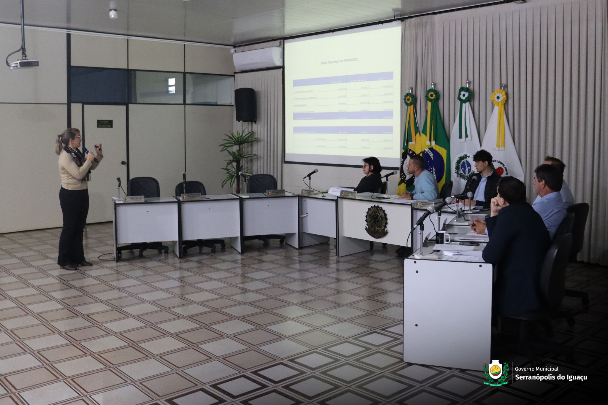 Governo Municipal realiza audiência pública para acerto de contas