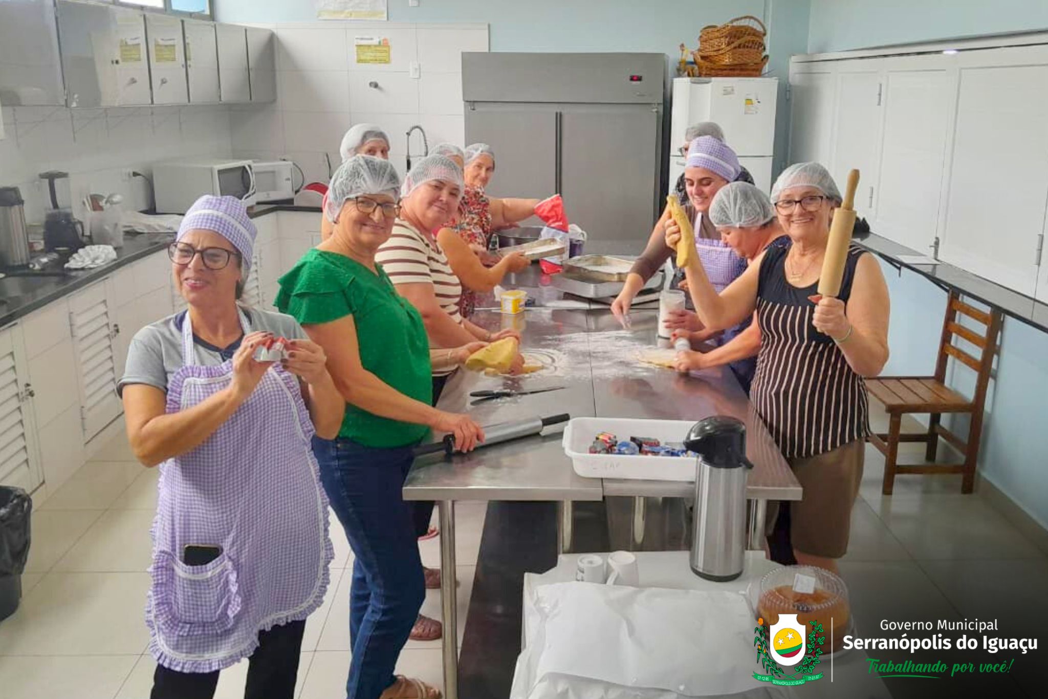 Grupo Primavera da Vida participa de oficina de culinária com resgate de memórias afetivas