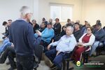 Governo municipal reúne agricultores que serão beneficiados com pavimentação asfáltica